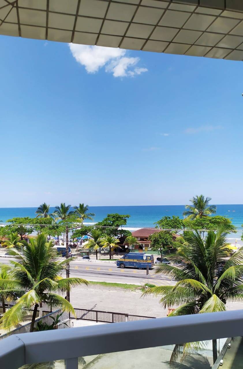 Apartamento com vista mar na Praia Grande, 03 suítes + lavabo.