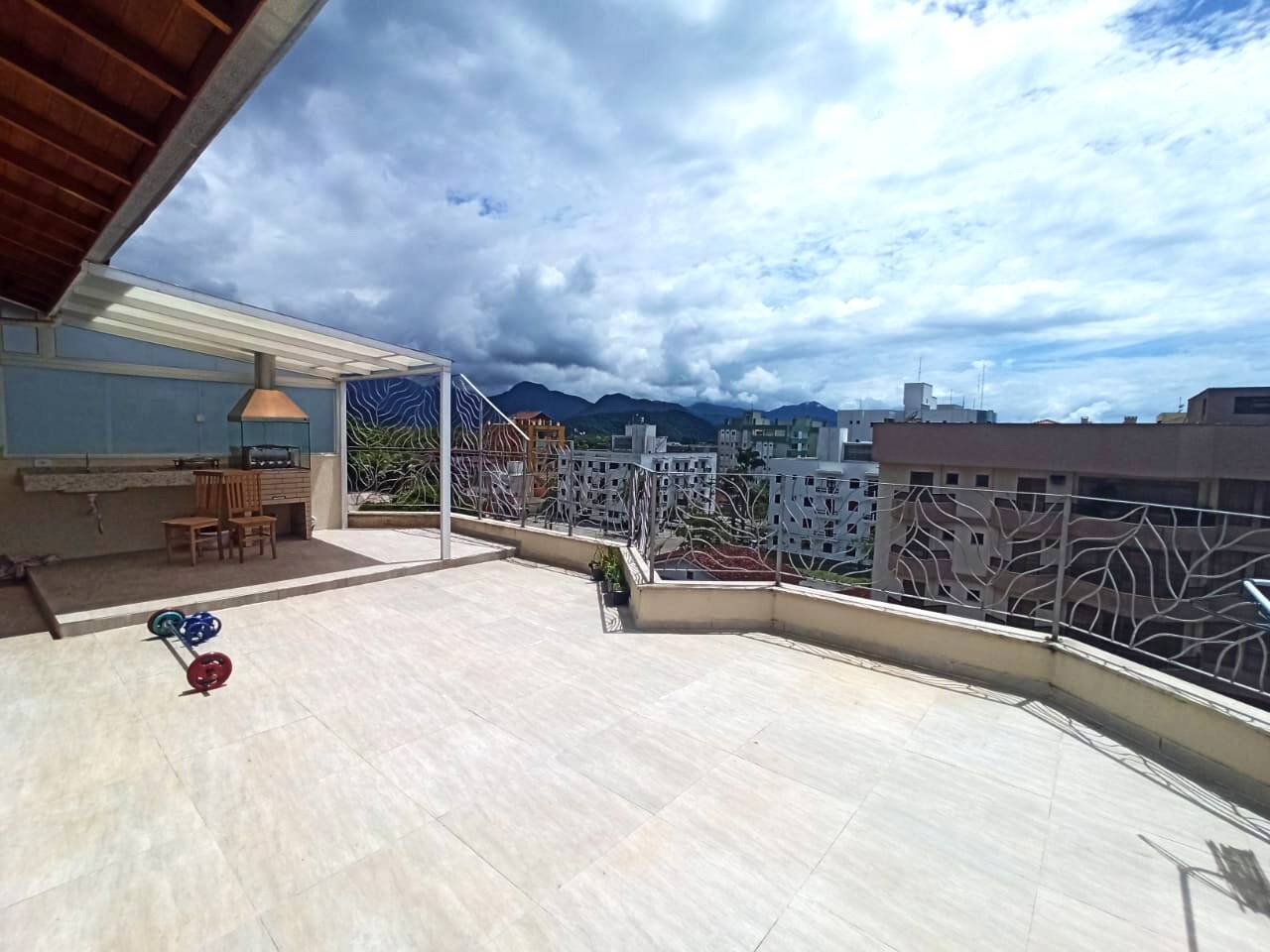 Cobertura Duplex com 4 dormitórios, 2 suítes. Itaguá - Ubatuba.