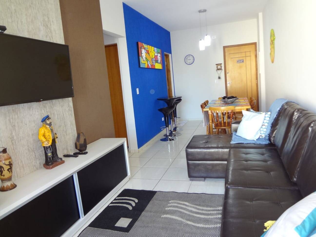 Apartamento no Itaguá em Ubatuba com varanda gourmet.
