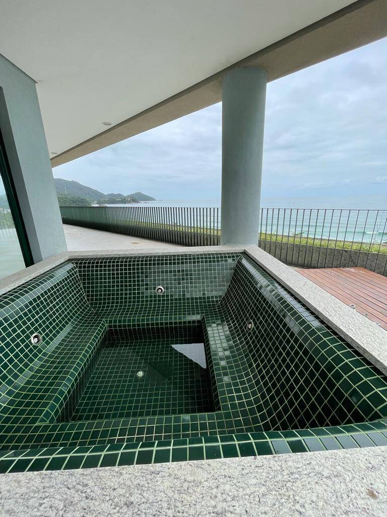 Frente mar  COBERTURA  Praia Grande 4 SUITES $ 8.010.000  Ubatuba SP