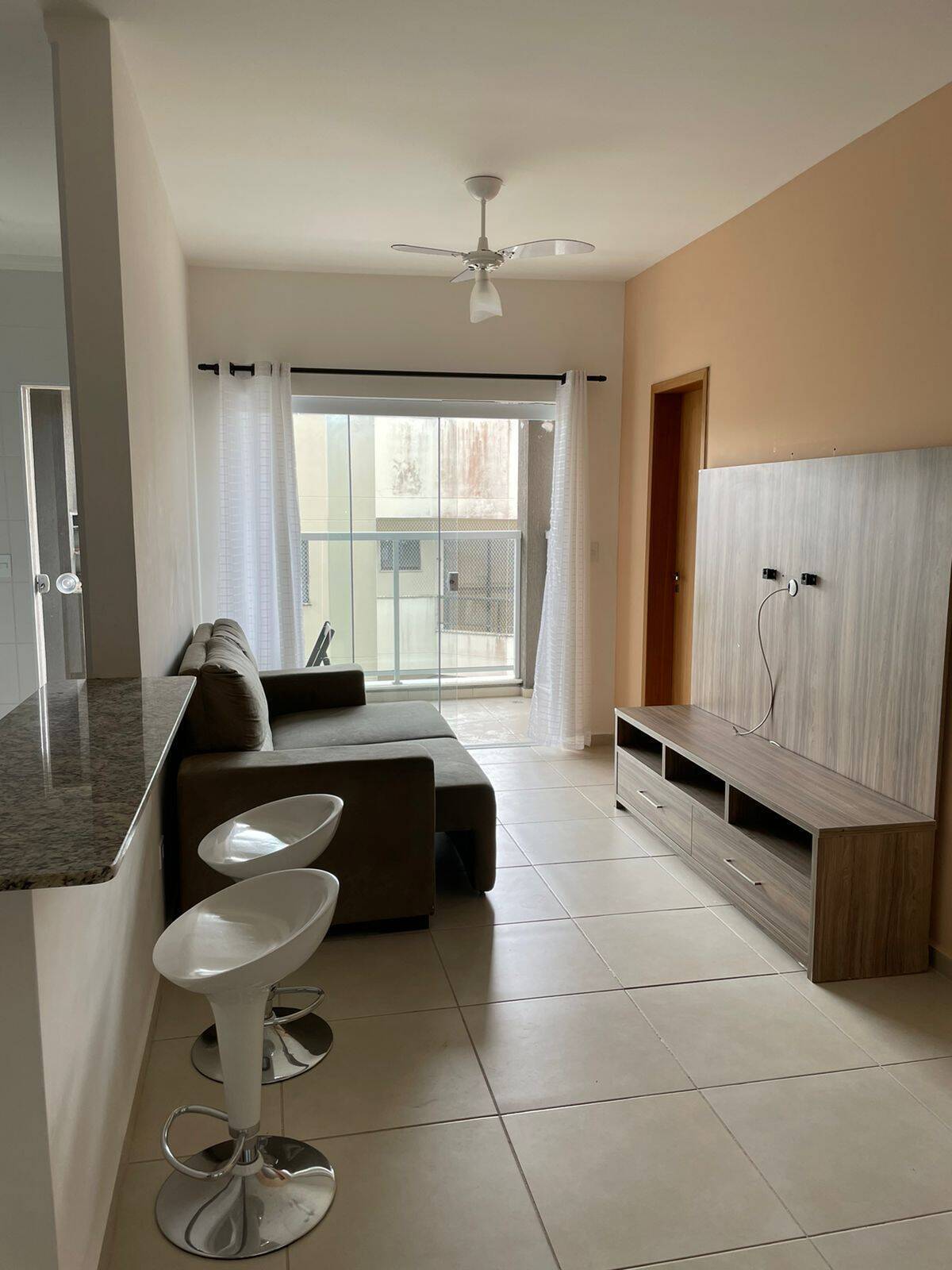 Apartamento no Itaguá. Ubatuba. Com varanda gourmet.
