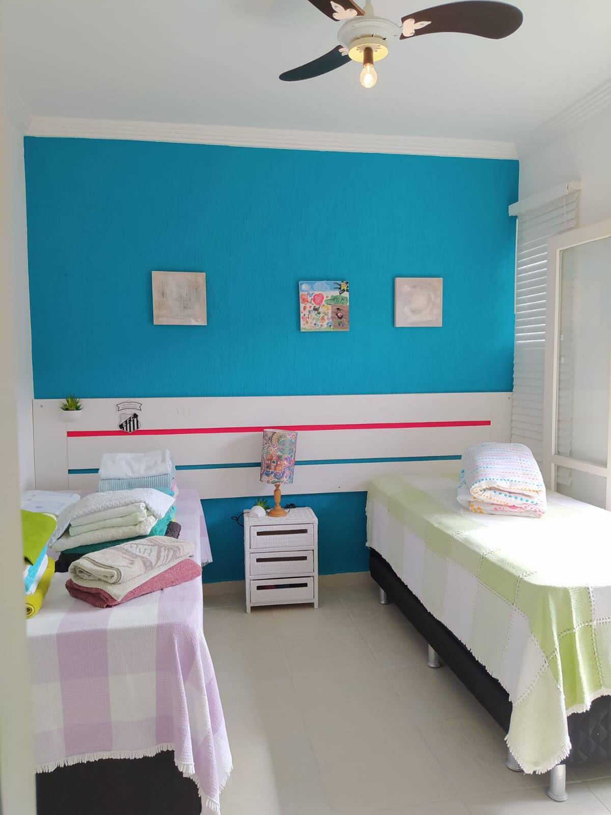 Condomínio no Lázaro. Casa com piscina.