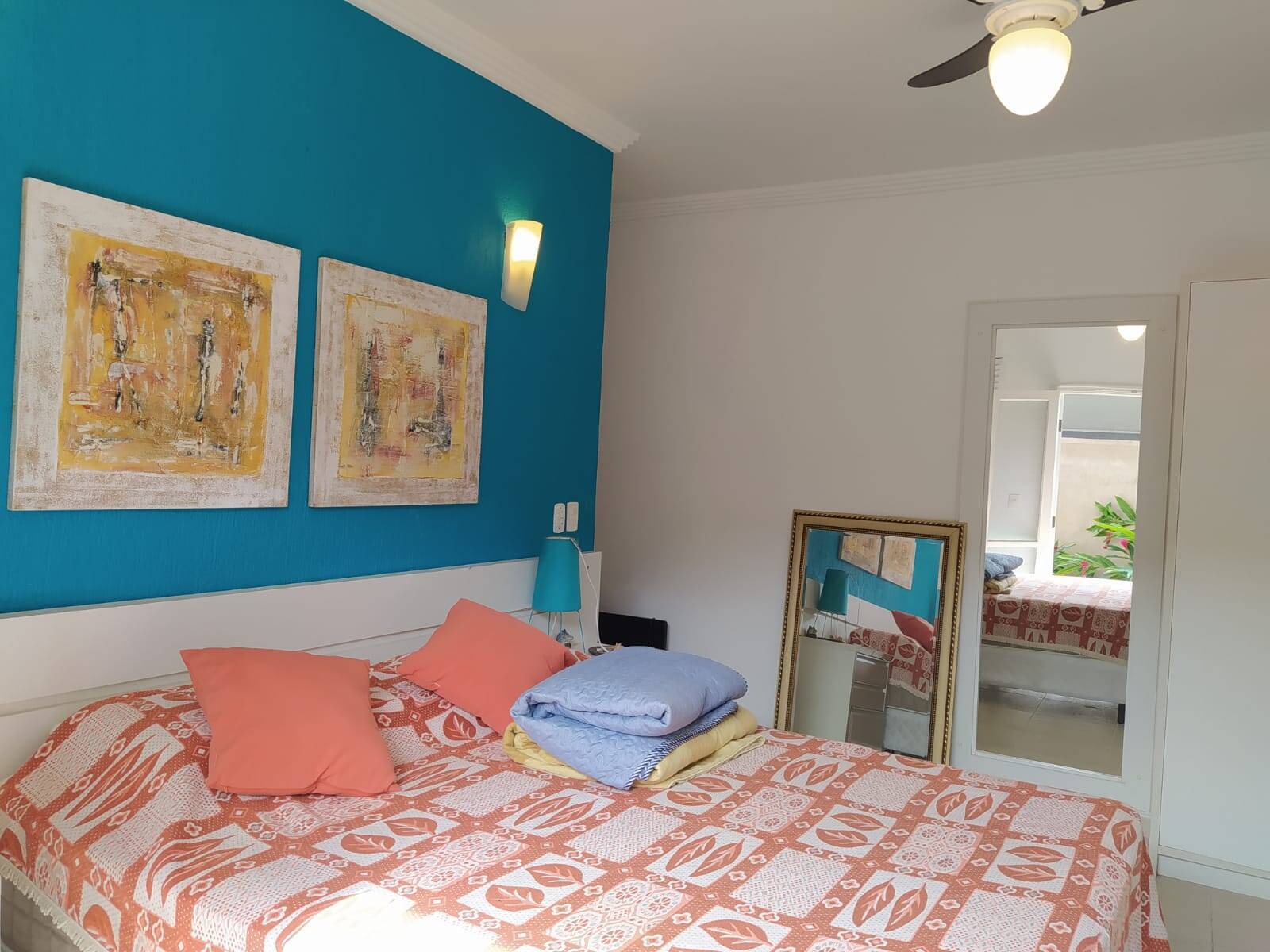 Condomínio no Lázaro. Casa com piscina.