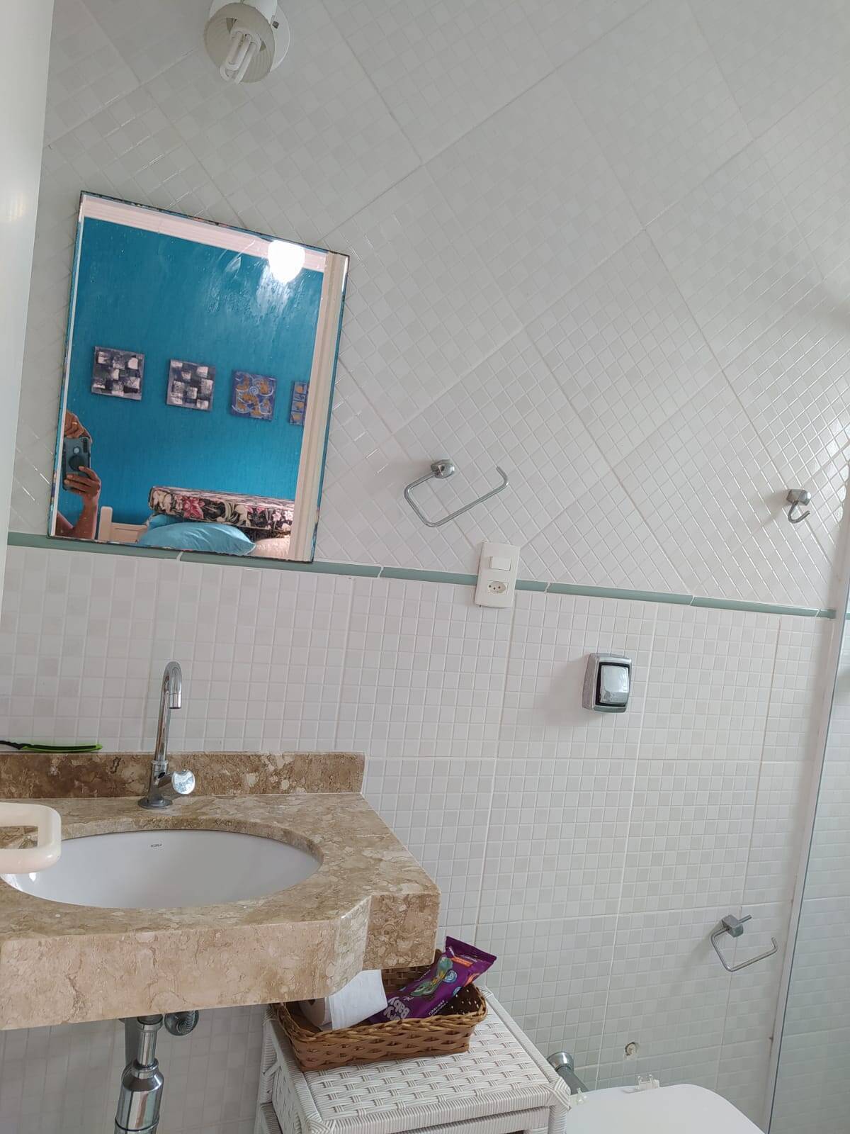 Condomínio no Lázaro. Casa com piscina.