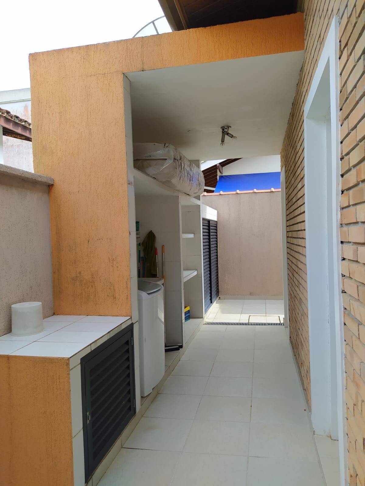 Condomínio no Lázaro. Casa com piscina.