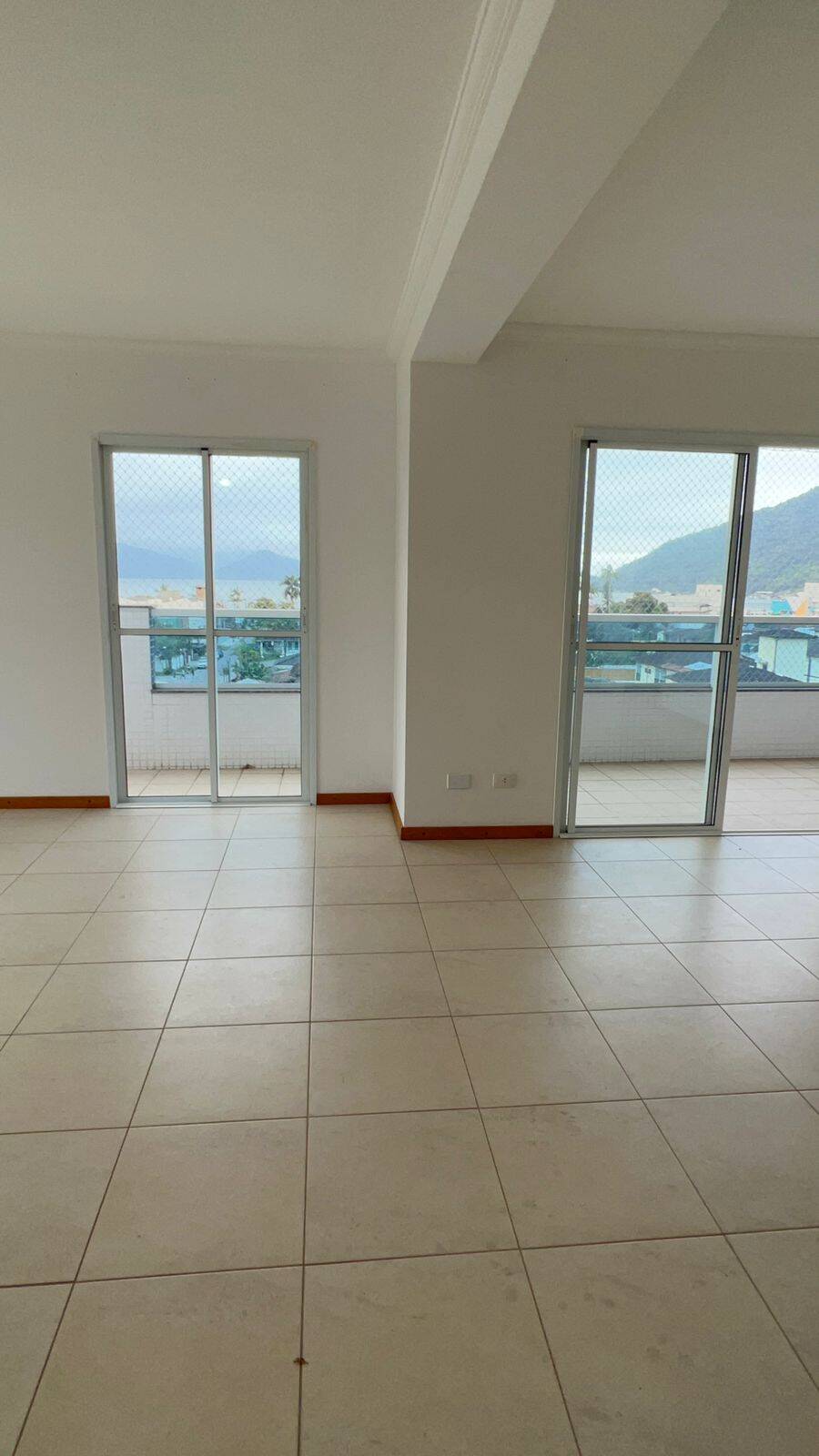 Cobertura Duplex com Vista para a Praia  à venda, Itaguá