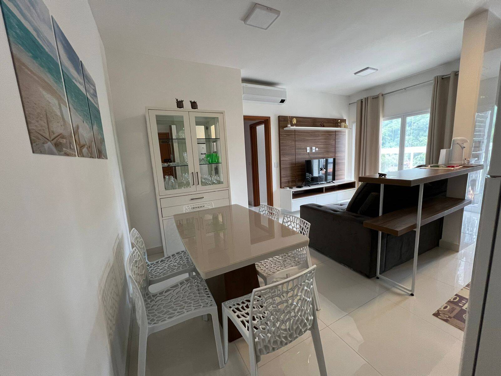 Apartamento - 2 Dormitórios - R$  795.000 - Praia das Toninhas - Ubatuba
