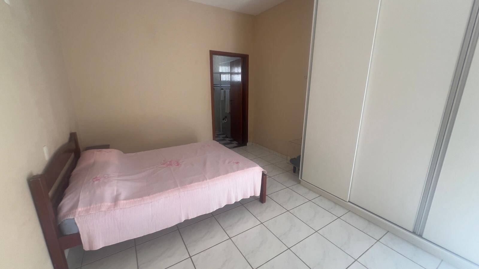 CASA TÉRREA 5 DORM R$ 1.200.000 - CENTRO - UBATUBA