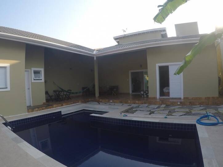 Casa -Cond. Villas - R$ 1.800.000 - 3 suítes com piscina - Horto Florestal