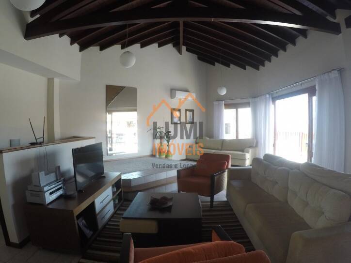 Cobertura duplex frente mar, com 4 suítes. Praia Grande