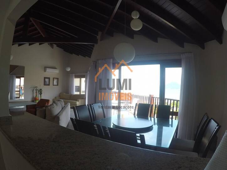 Cobertura duplex frente mar, com 4 suítes. Praia Grande