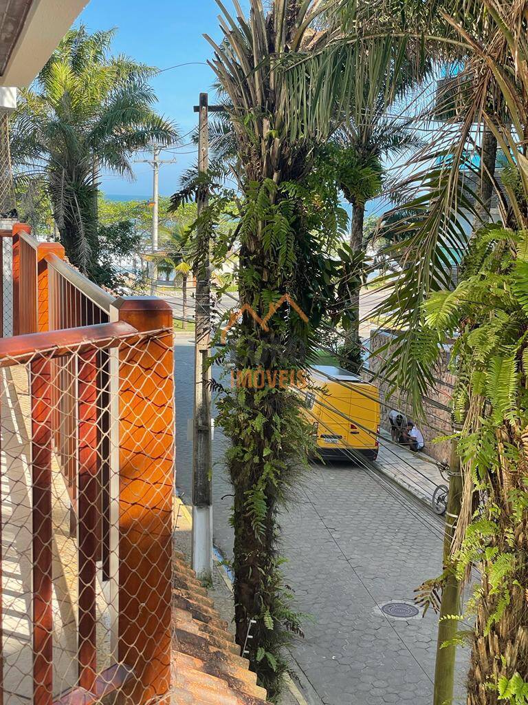 Apartamento alto padrão na Praia Grande de Ubatuba. 2 dormitórios.