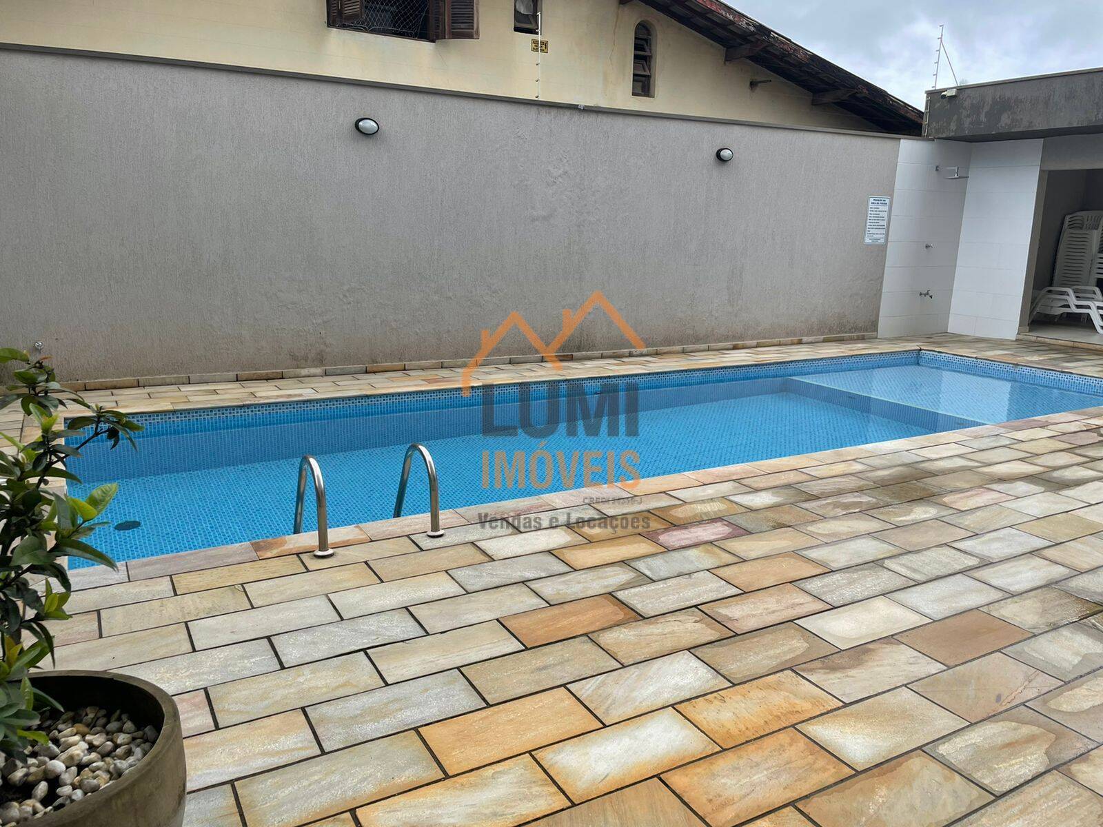 Apartamento no Itaguá. Ubatuba. Com varanda gourmet.