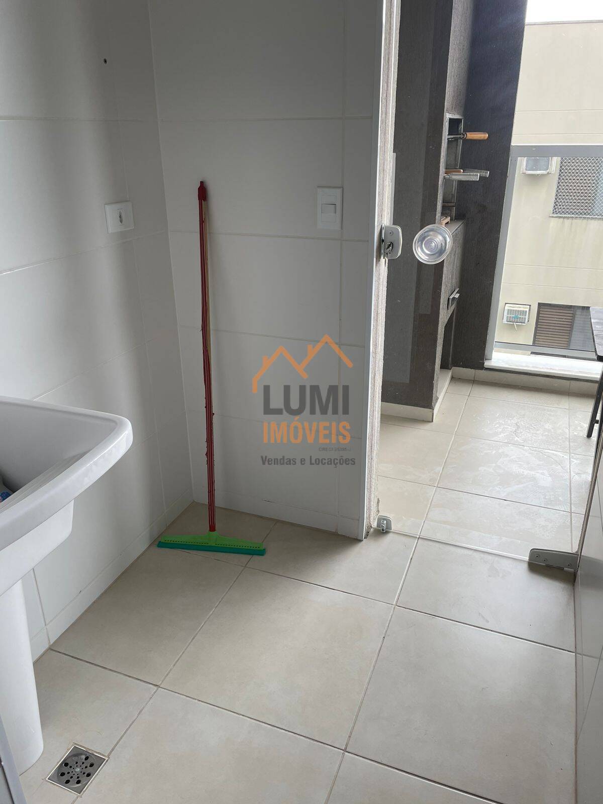 Apartamento no Itaguá. Ubatuba. Com varanda gourmet.
