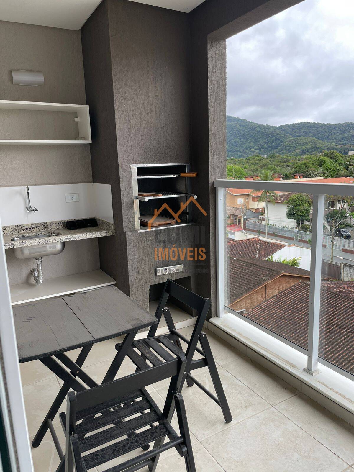 Apartamento no Itaguá. Ubatuba. Com varanda gourmet.