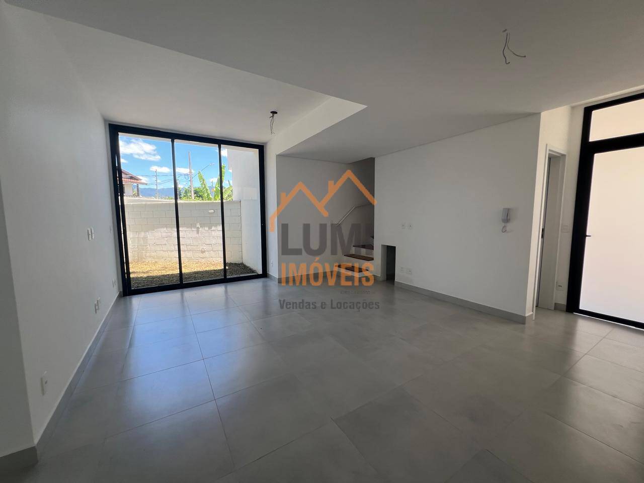 CASA ITAGUA - COND FECHADO - R$ 1520.000 PARCELA COM LAZER UBATUBA SP