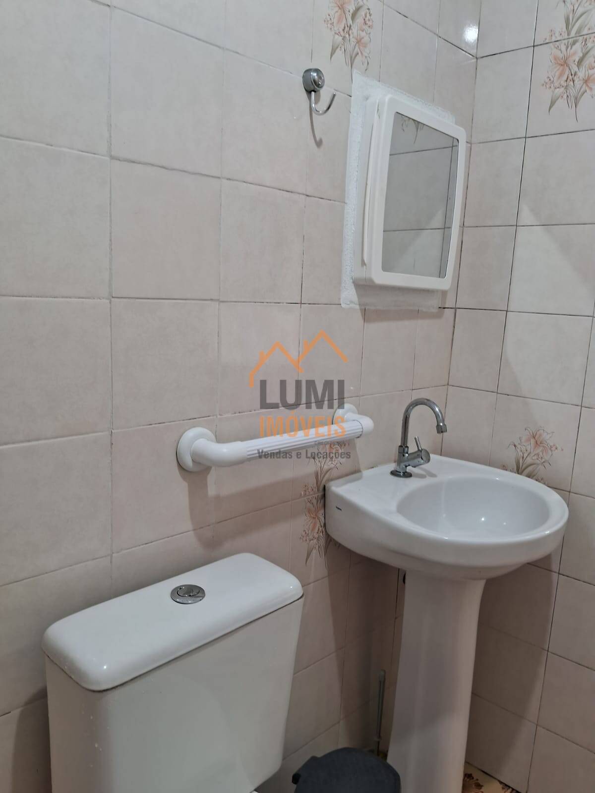 CASA 4 DORM - R$ 850.000 - CENTRO - RUA COMERCIAL - UBATUBA SP