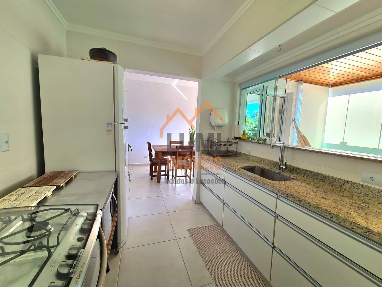 Itaguá  Apartamento 03 QUARTOS R$ 1100.000  à 150 metros da Orla da Praia.