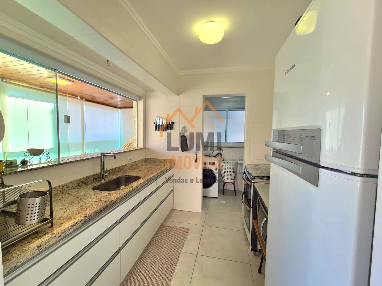 Itaguá  Apartamento 03 QUARTOS R$ 1100.000  à 150 metros da Orla da Praia.