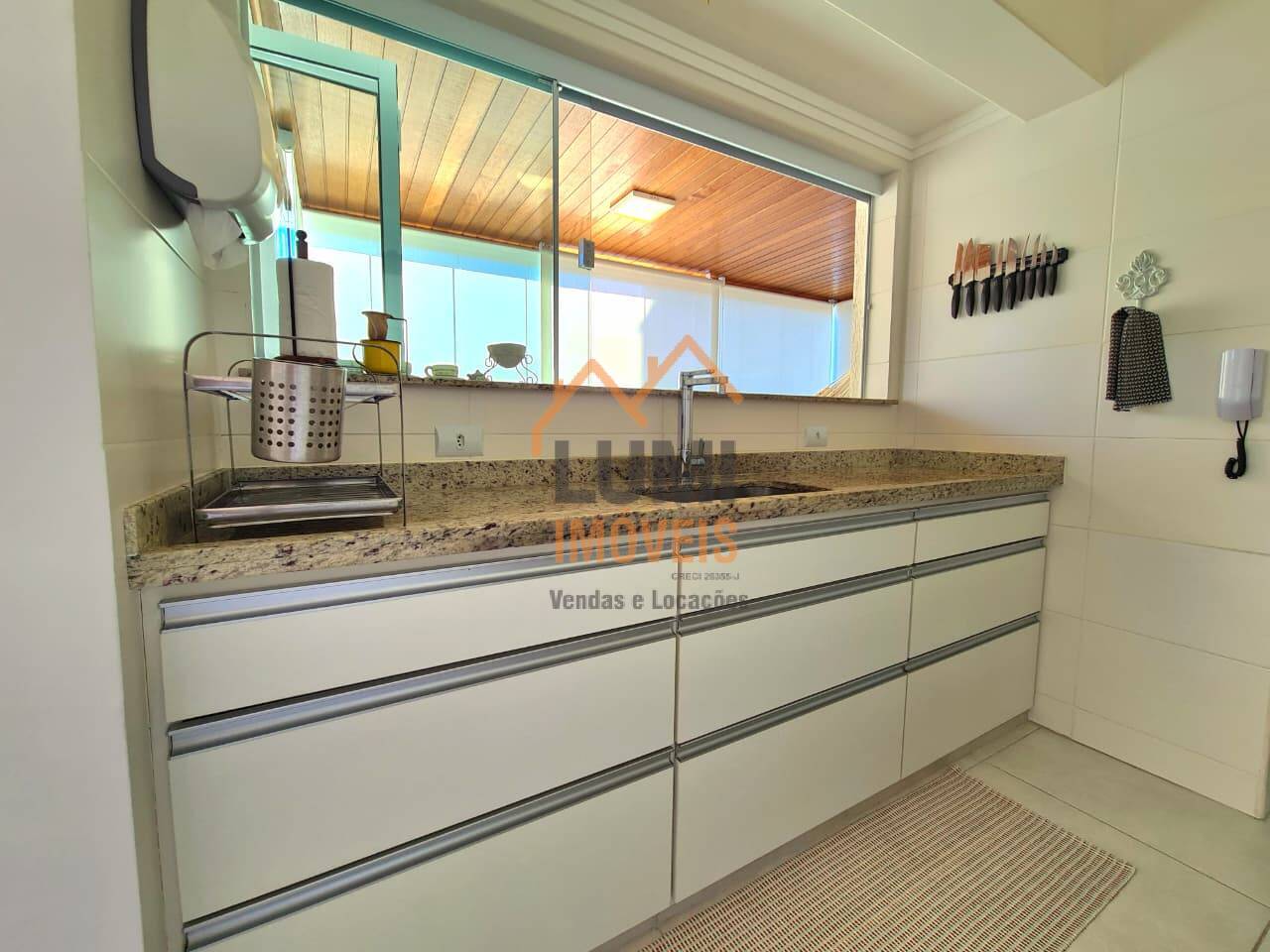 Itaguá  Apartamento 03 QUARTOS R$ 1100.000  à 150 metros da Orla da Praia.