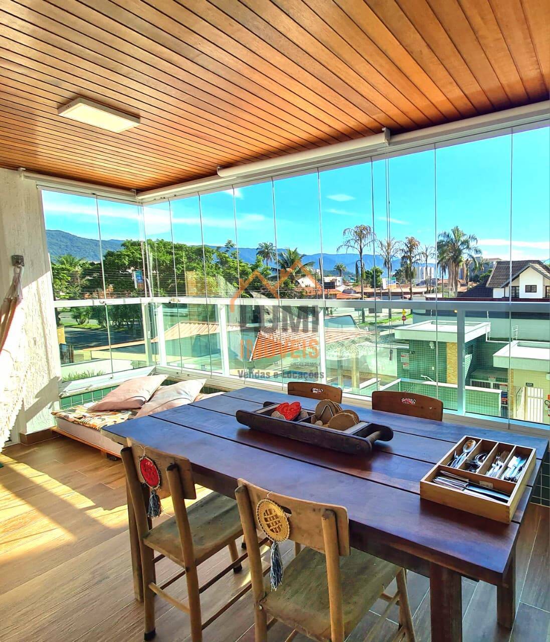Itaguá  Apartamento 03 QUARTOS R$ 1100.000  à 150 metros da Orla da Praia.